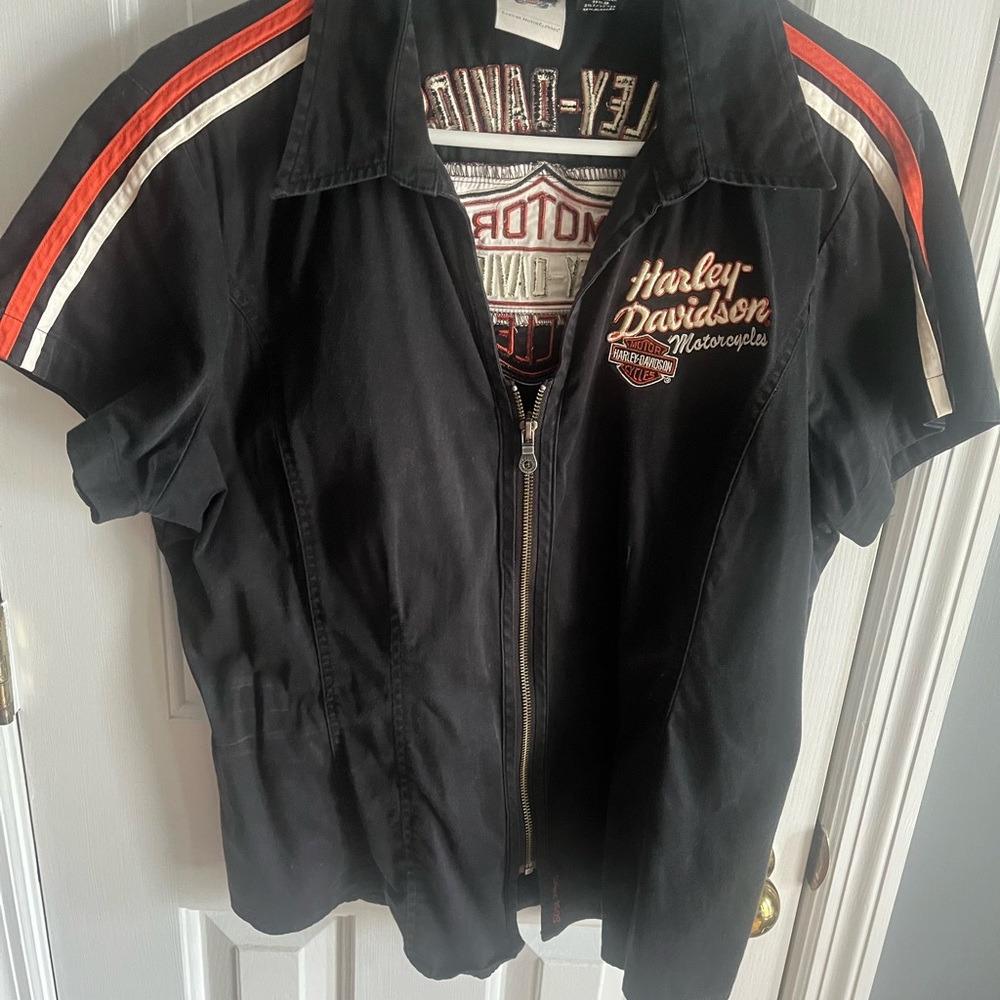 Ladies zip front shirt